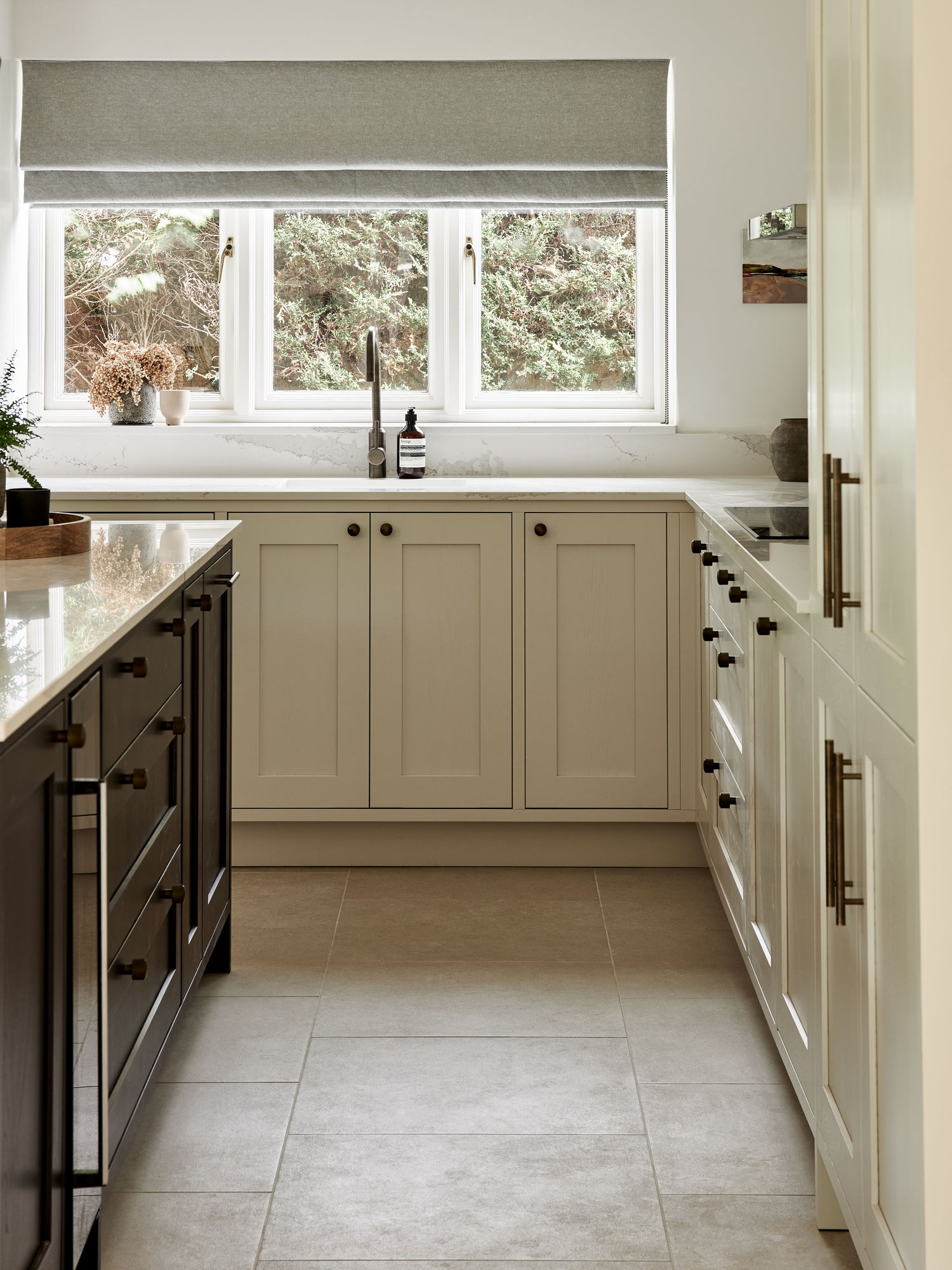 The team at Stellar Interiors were assigned to update this beautiful home in Surrey. We included a range of tiling and light colours to bring the home up to date whilst also keeping to a traditional style to compliment the stunning exterior of the house.